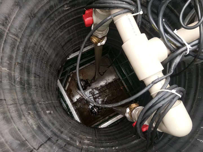 There're 2 pumps inside the well, they are connected with pipe